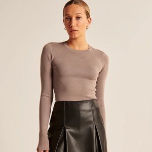 ABERCROMBIE Women's
Slim Crew Sweater